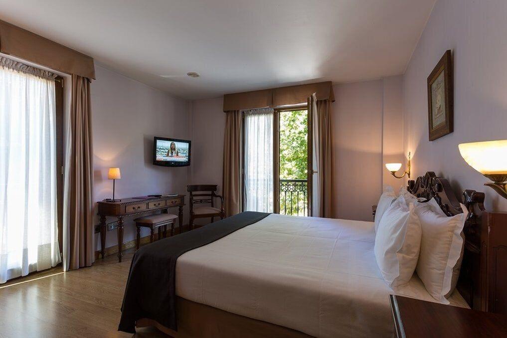 Hotel Ayre Alfonso Ii 4*